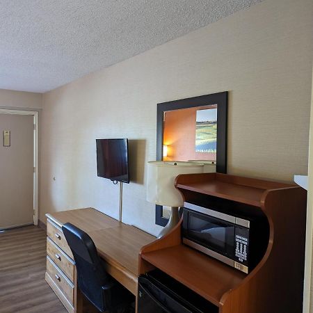 Days Inn By Wyndham Columbus Fairgrounds Bagian luar foto