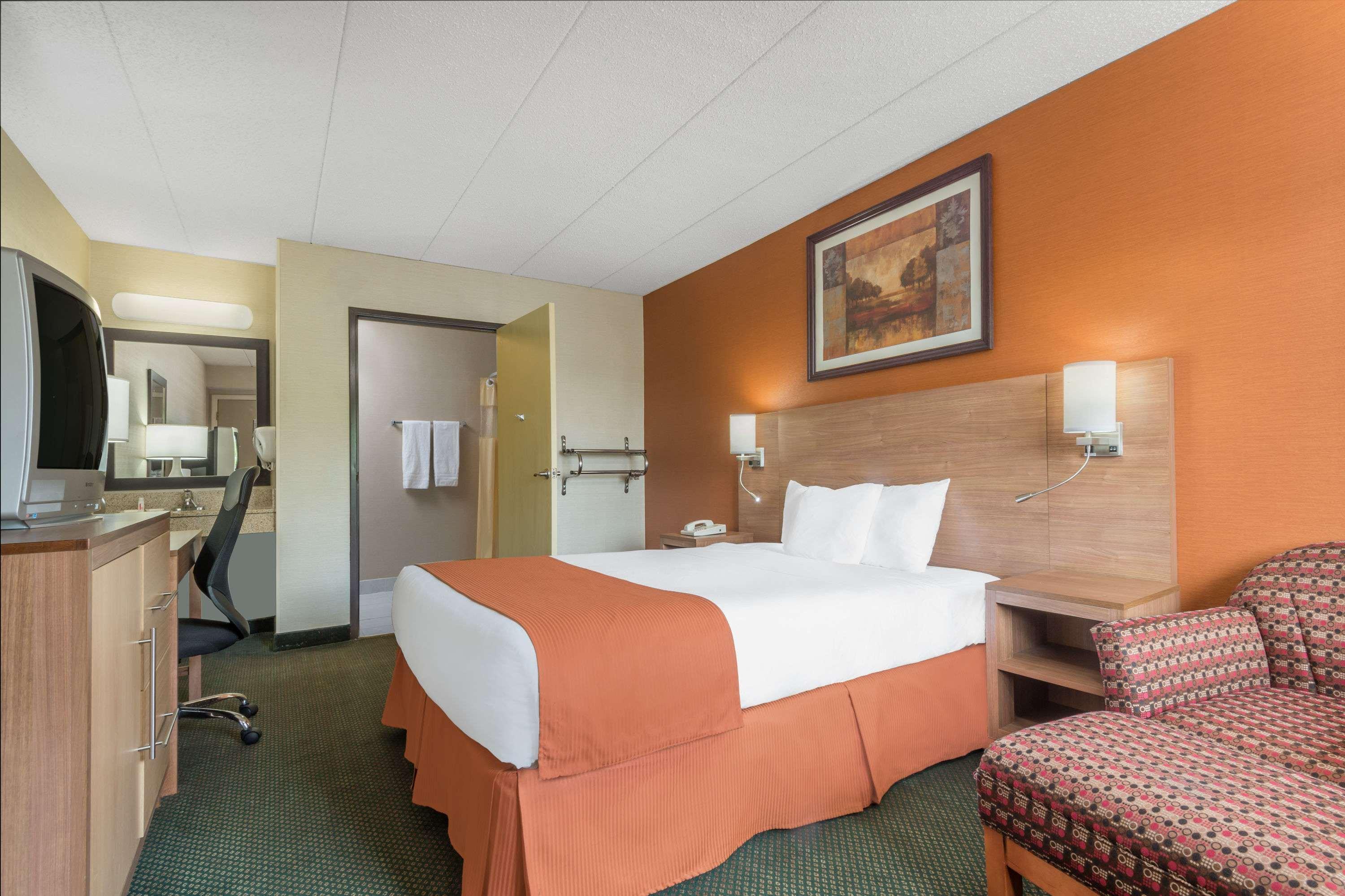Days Inn By Wyndham Columbus Fairgrounds Bagian luar foto