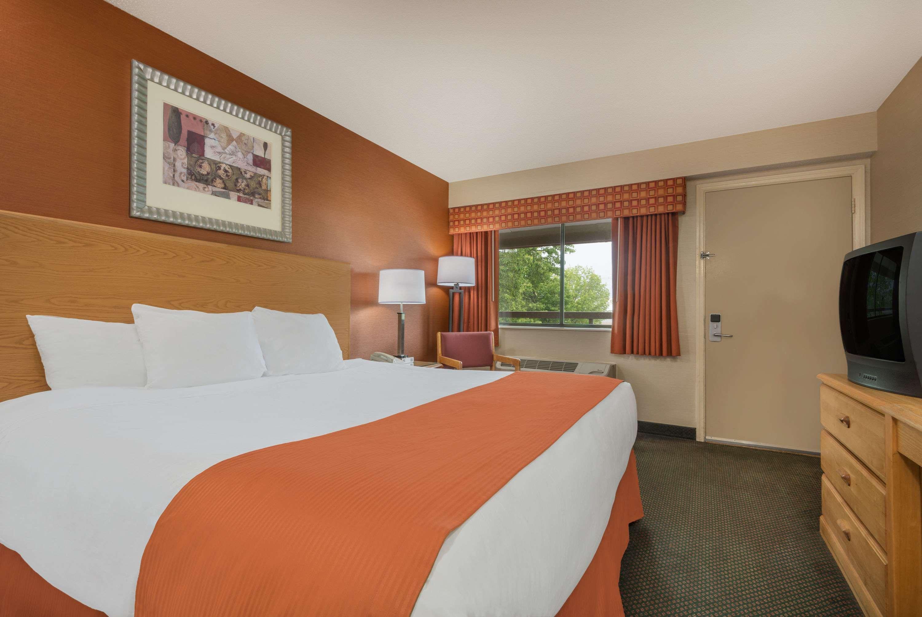 Days Inn By Wyndham Columbus Fairgrounds Bagian luar foto