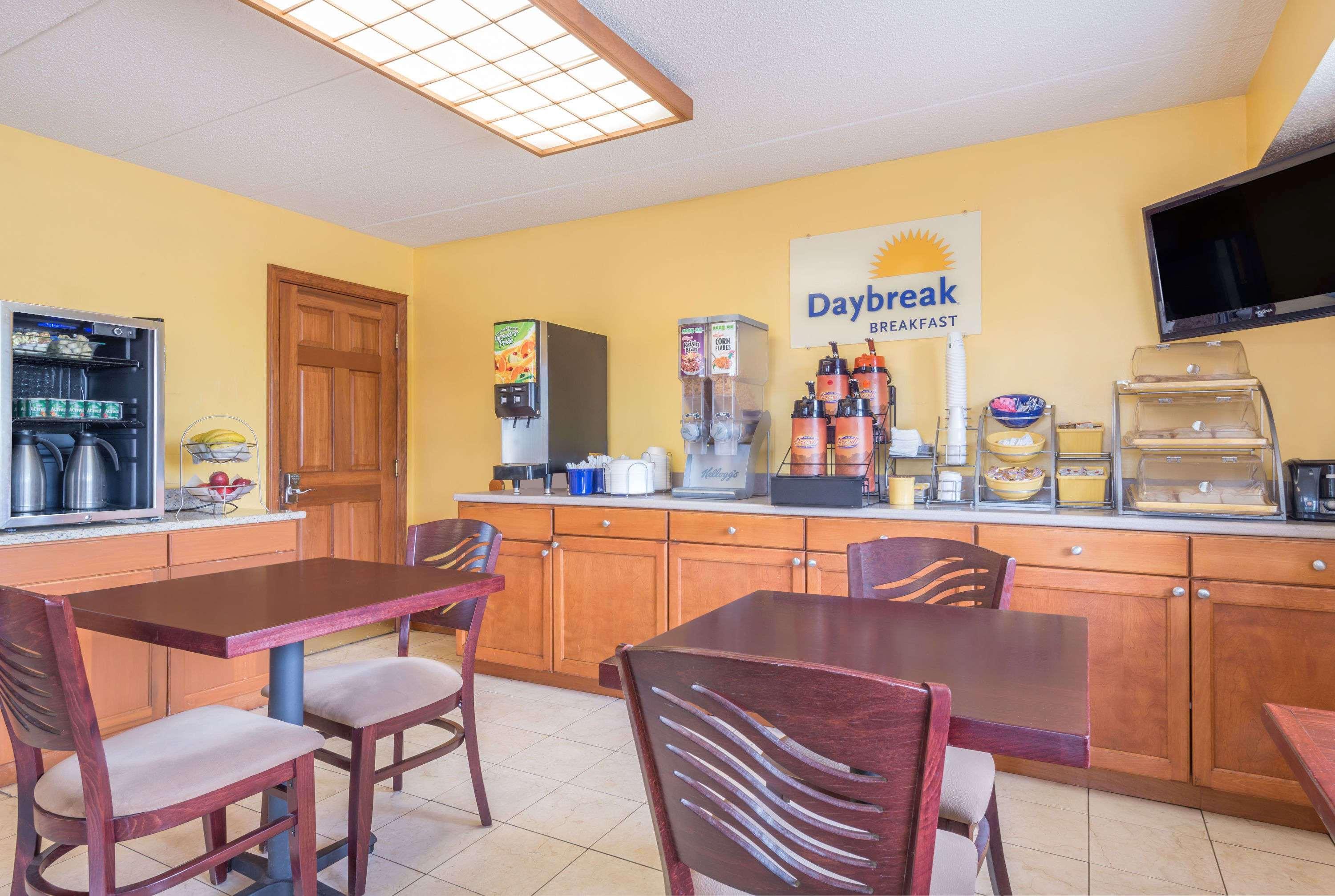 Days Inn By Wyndham Columbus Fairgrounds Bagian luar foto