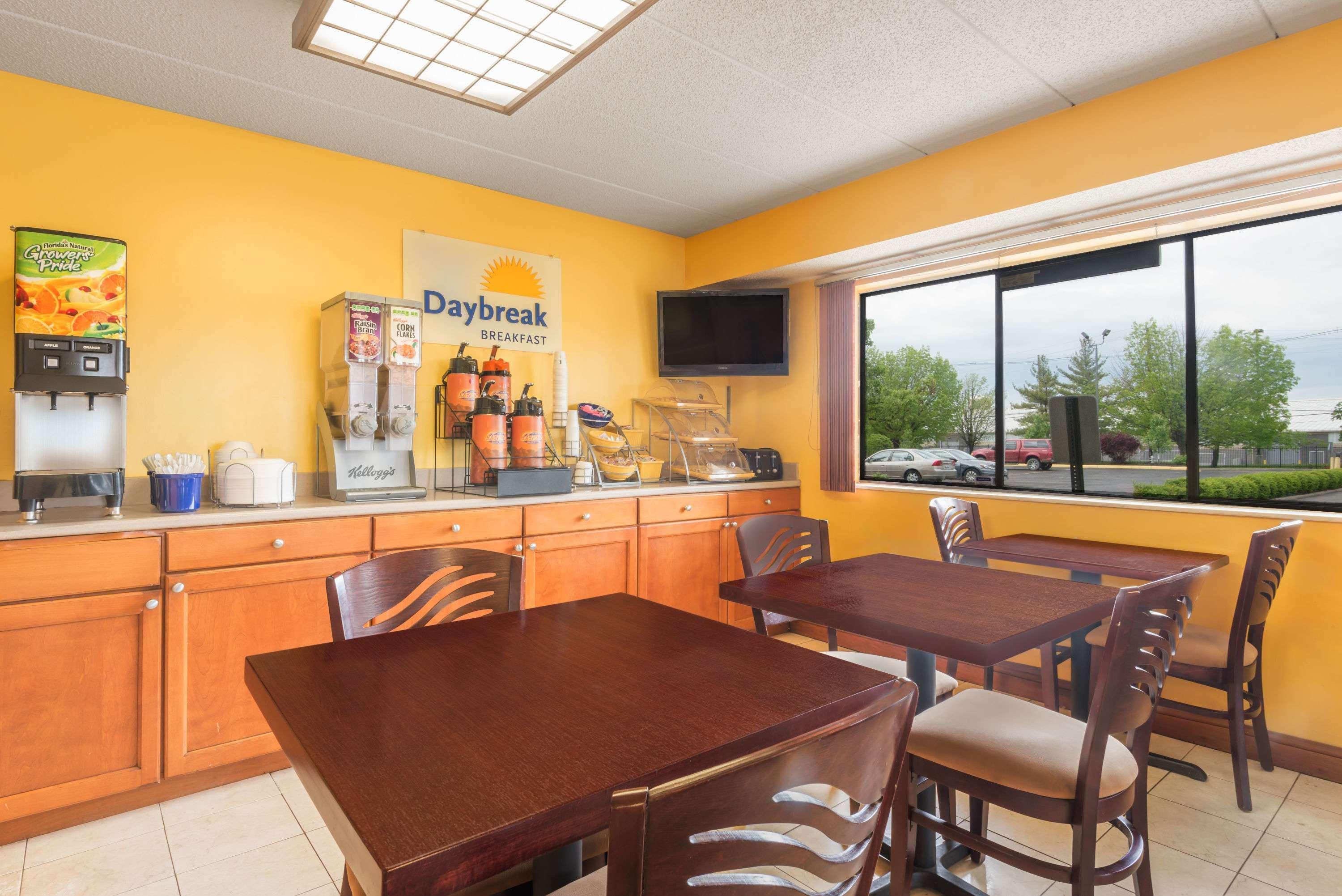 Days Inn By Wyndham Columbus Fairgrounds Bagian luar foto