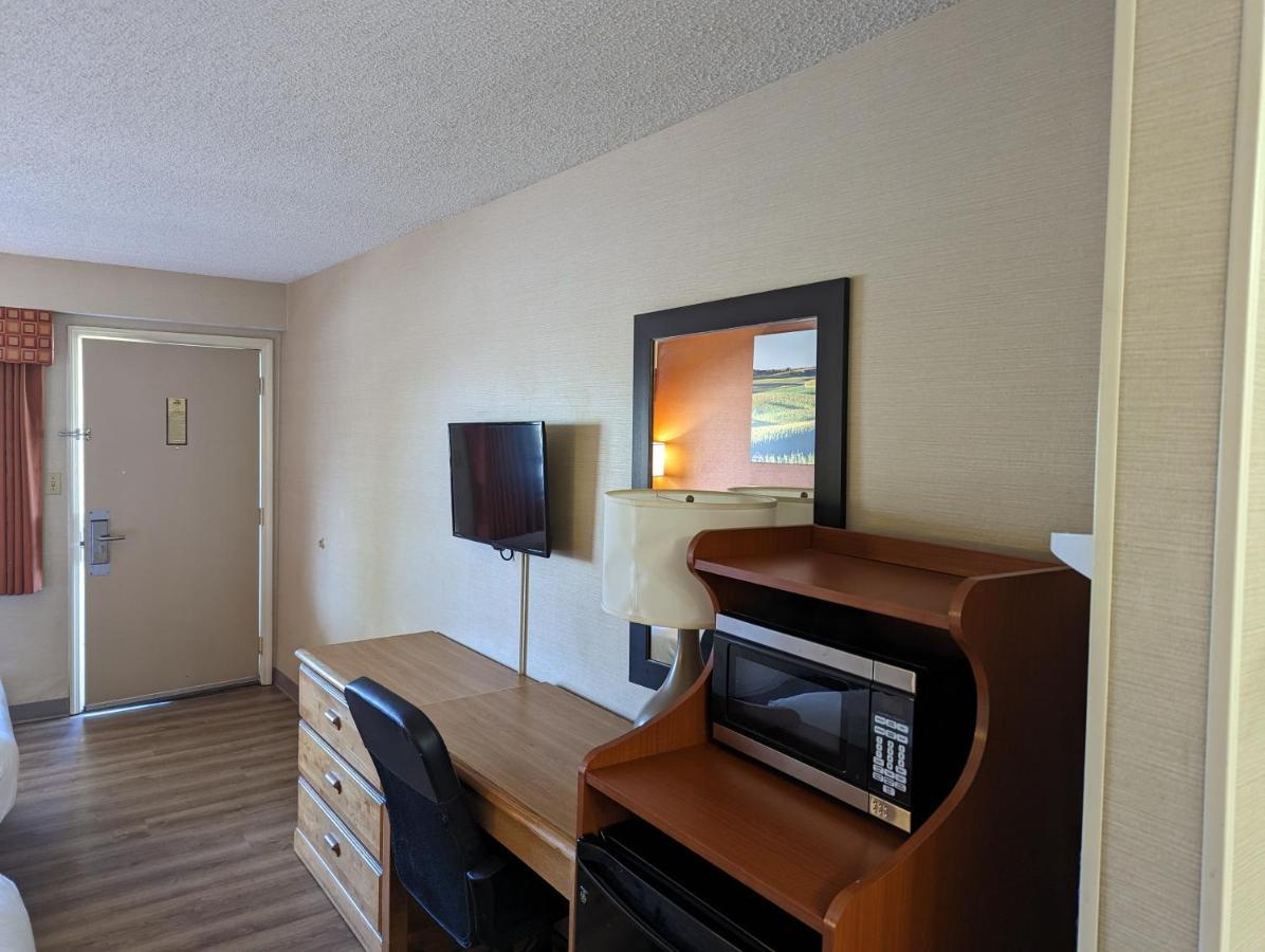 Days Inn By Wyndham Columbus Fairgrounds Bagian luar foto