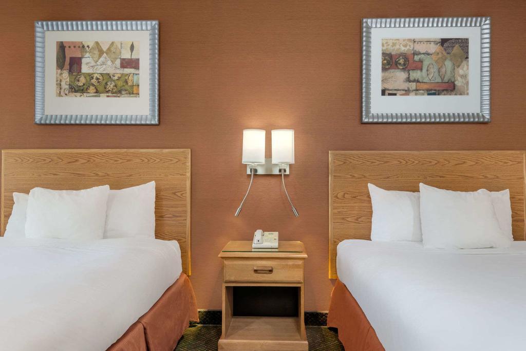 Days Inn By Wyndham Columbus Fairgrounds Bagian luar foto