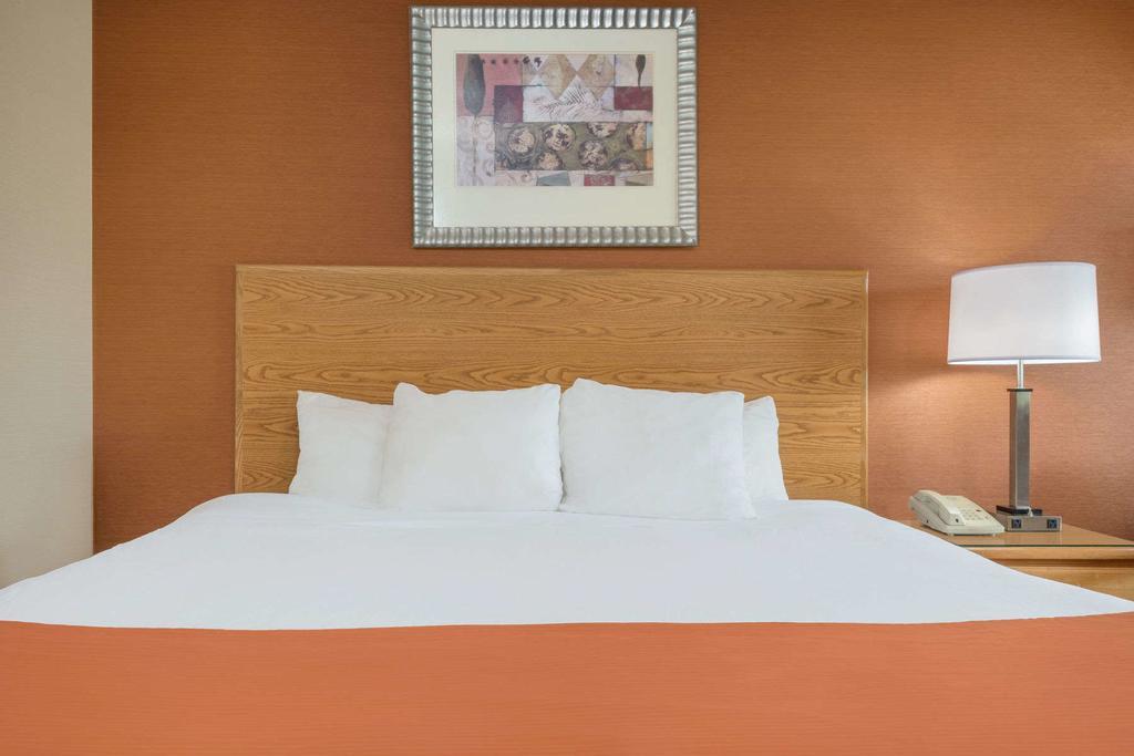 Days Inn By Wyndham Columbus Fairgrounds Bagian luar foto